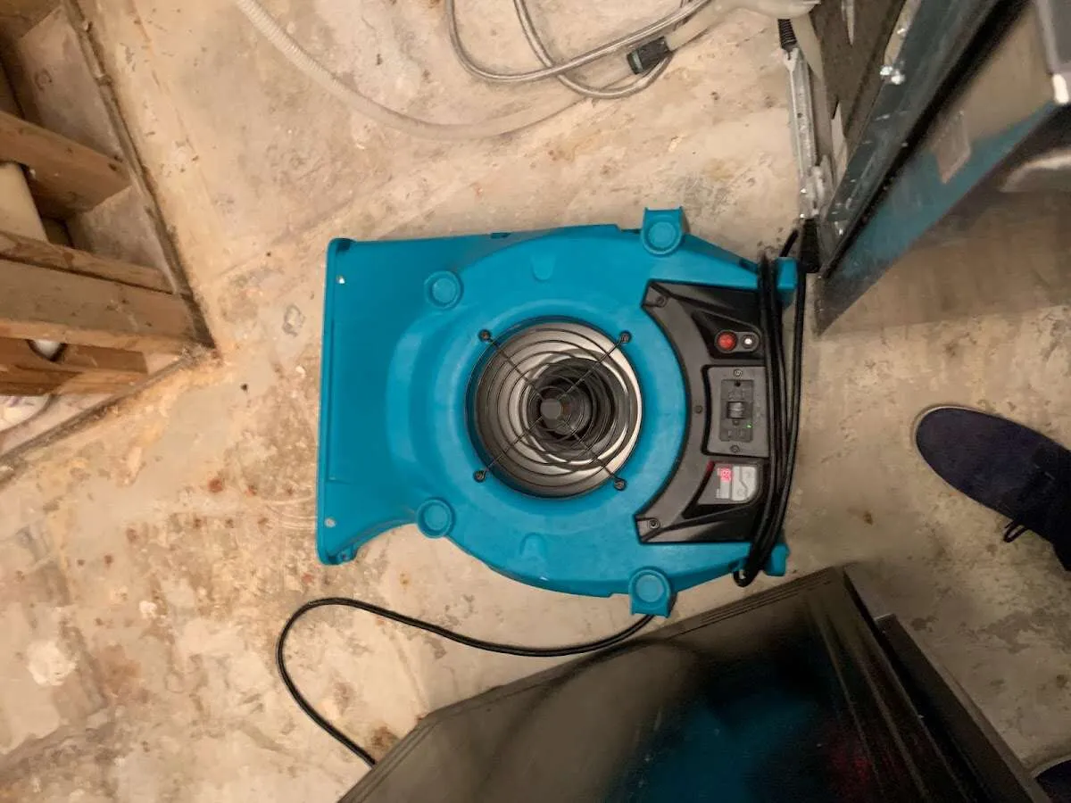 Air mover drying equipment for Mold Remediation & Removal in South Kingstown